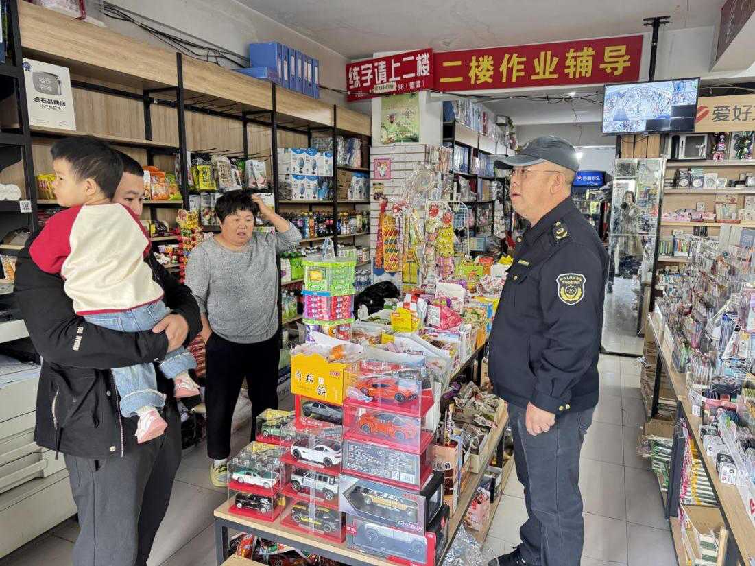 呼和浩特经济技术开发区市场监管分局织密校园安全网 开展校园周边专项检查